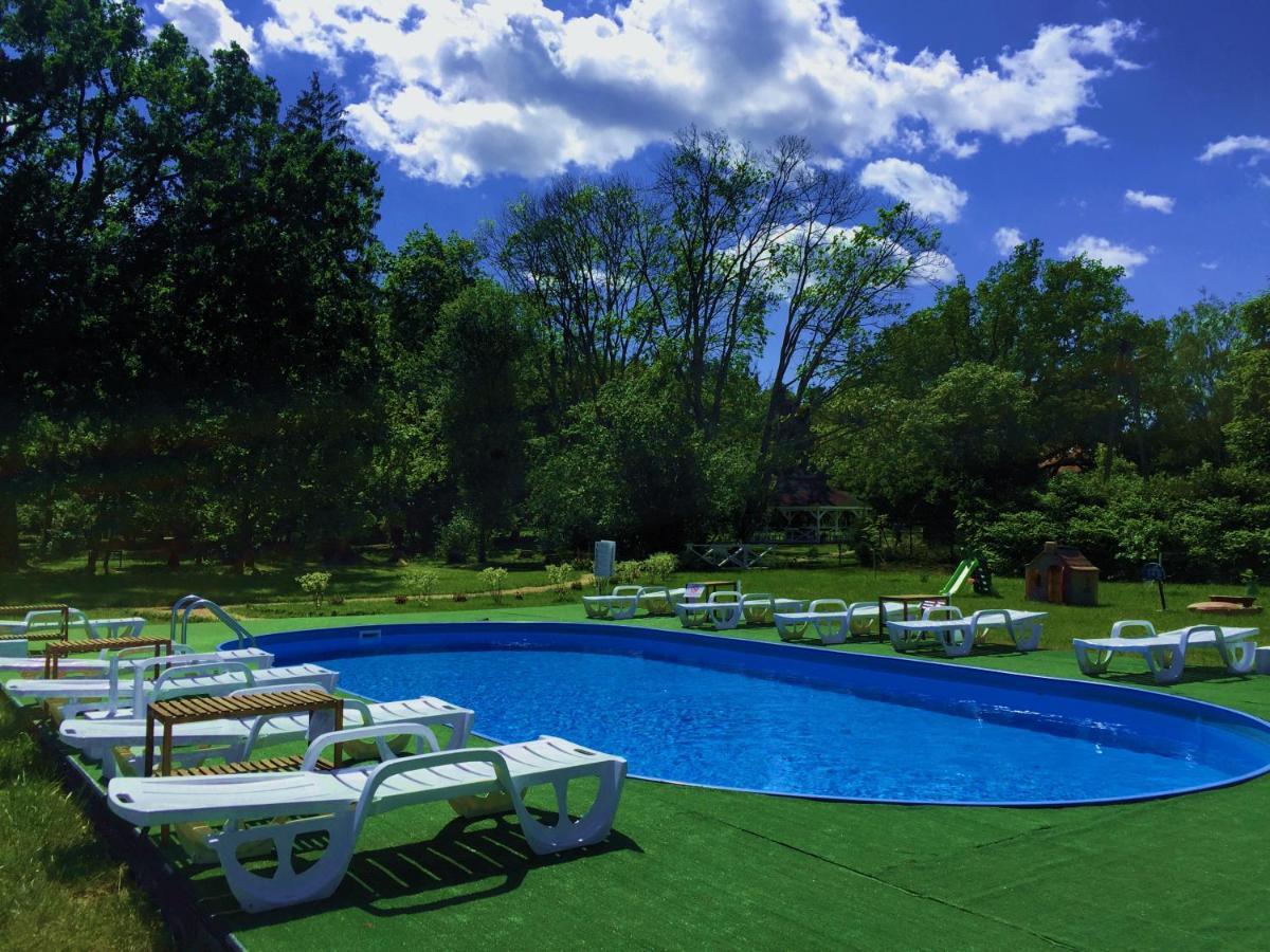 Dwor Kaliszki Hotel Kültér fotó
